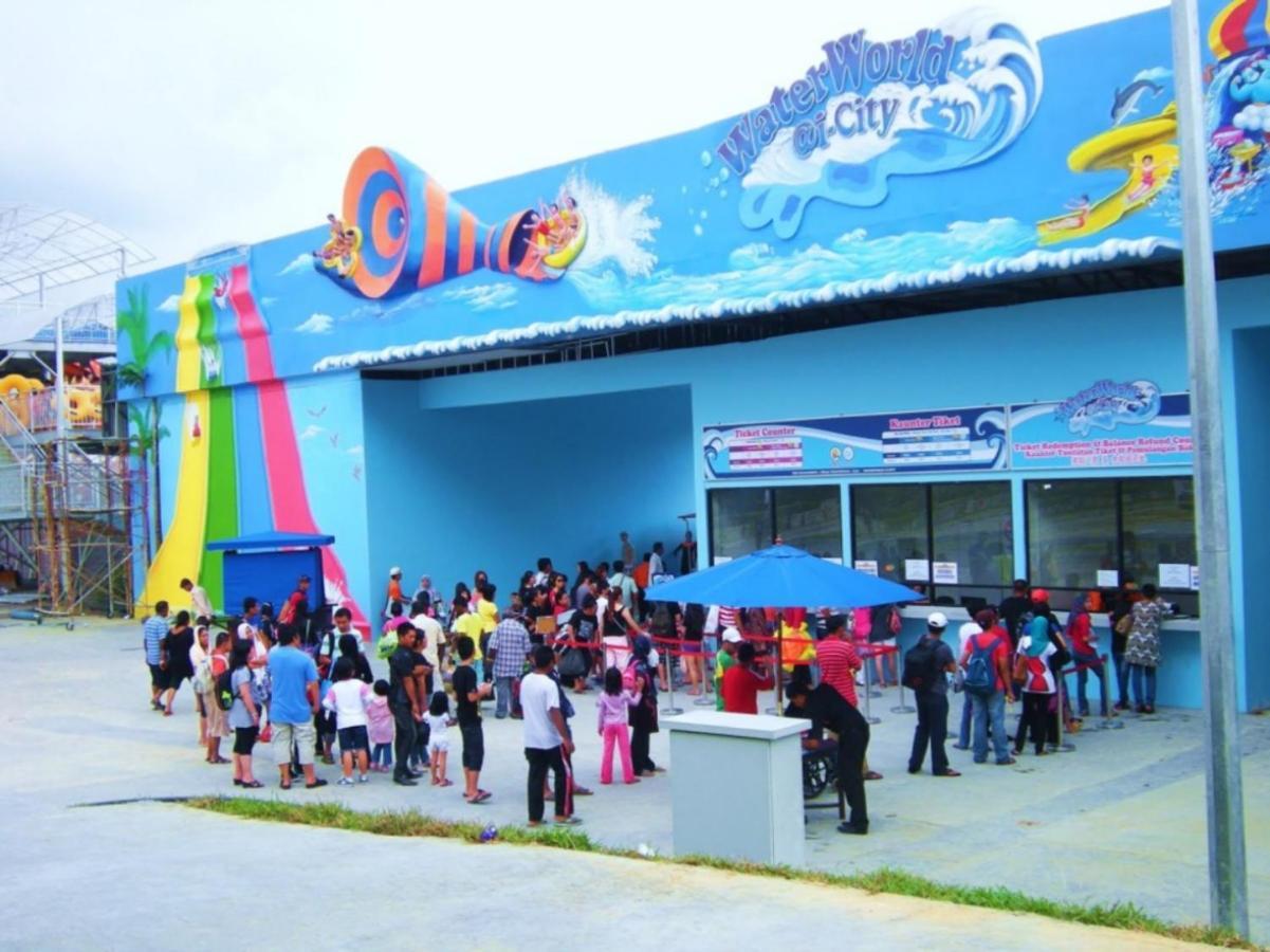 Sinar Rasa Homestay At I-Soho, I-City Shah Alam Zewnętrze zdjęcie Splash Island Waterpark