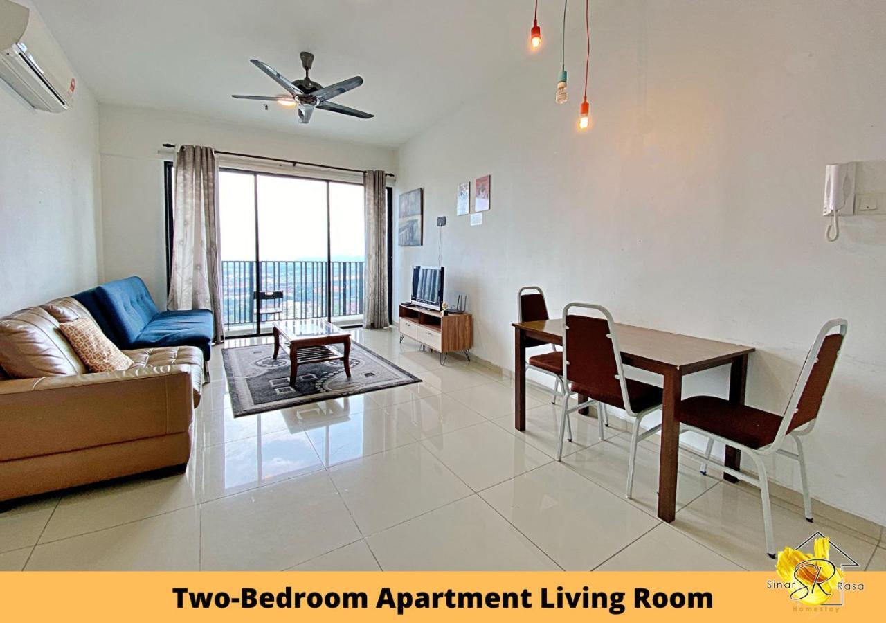 Sinar Rasa Homestay At I-Soho, I-City Shah Alam Pokój zdjęcie Living Room of a two-bedroom apartment